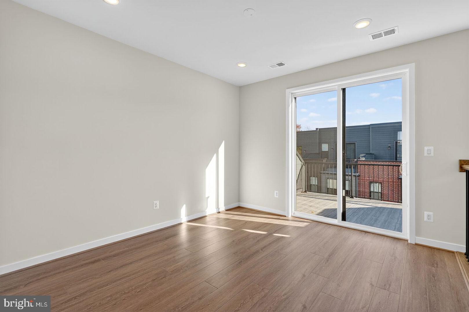 Real estate listing preview #15