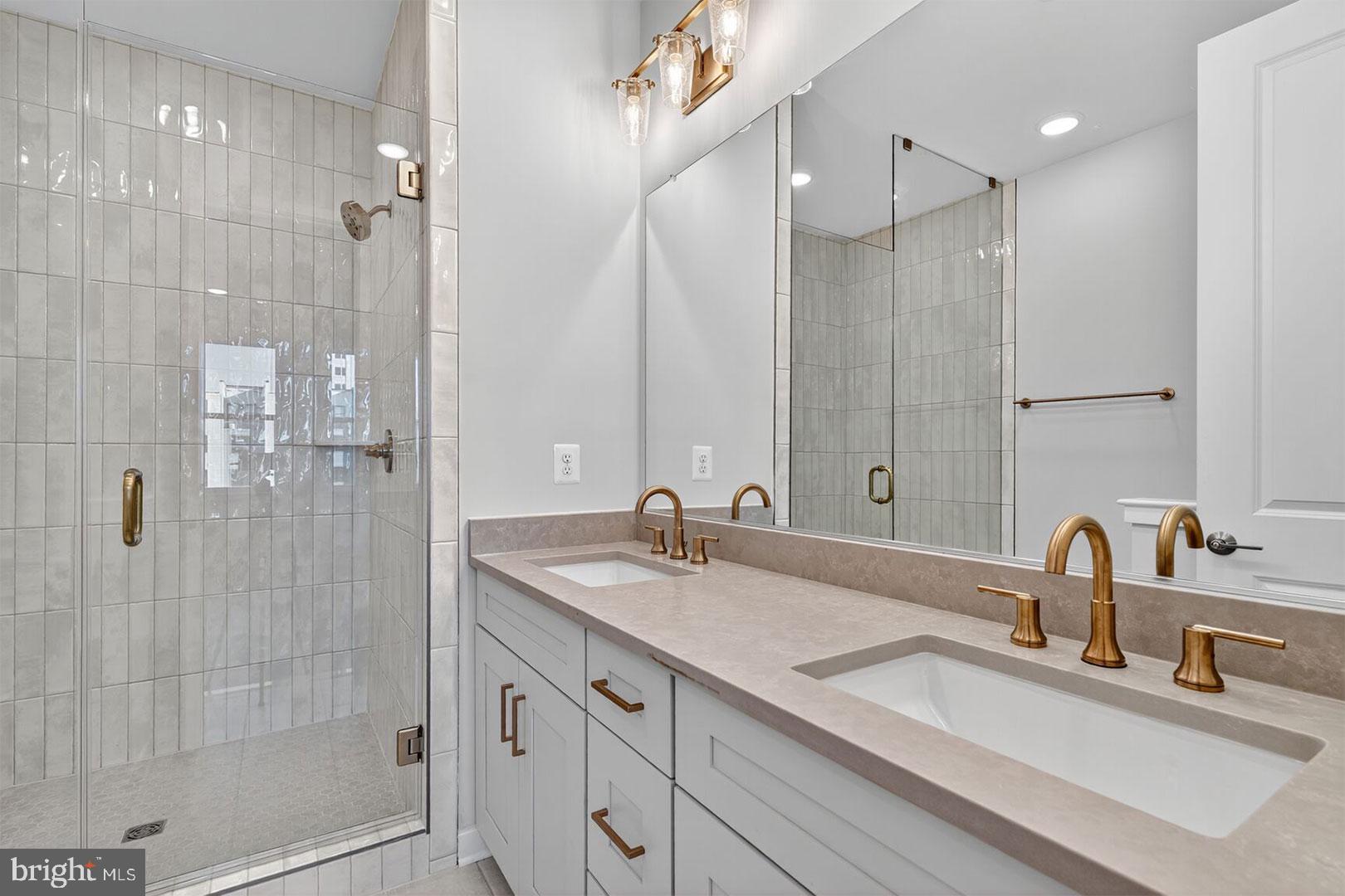 Real estate listing preview #11