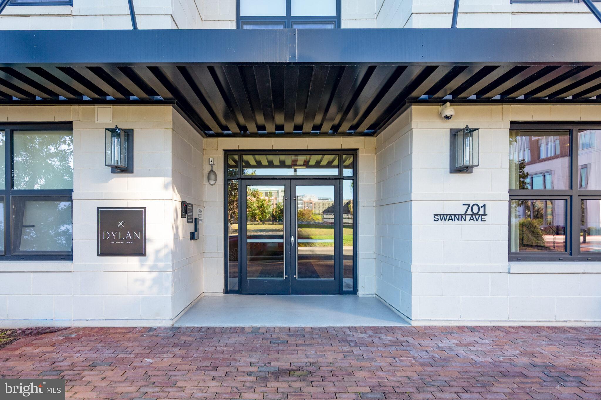 Real estate listing preview #4