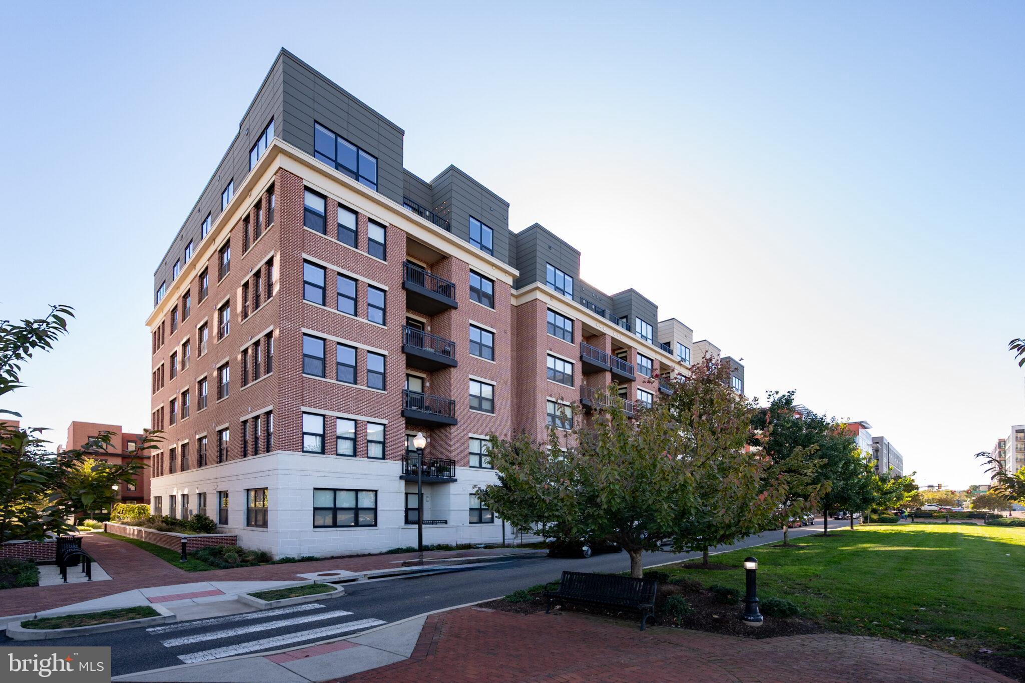 Real estate listing preview #3