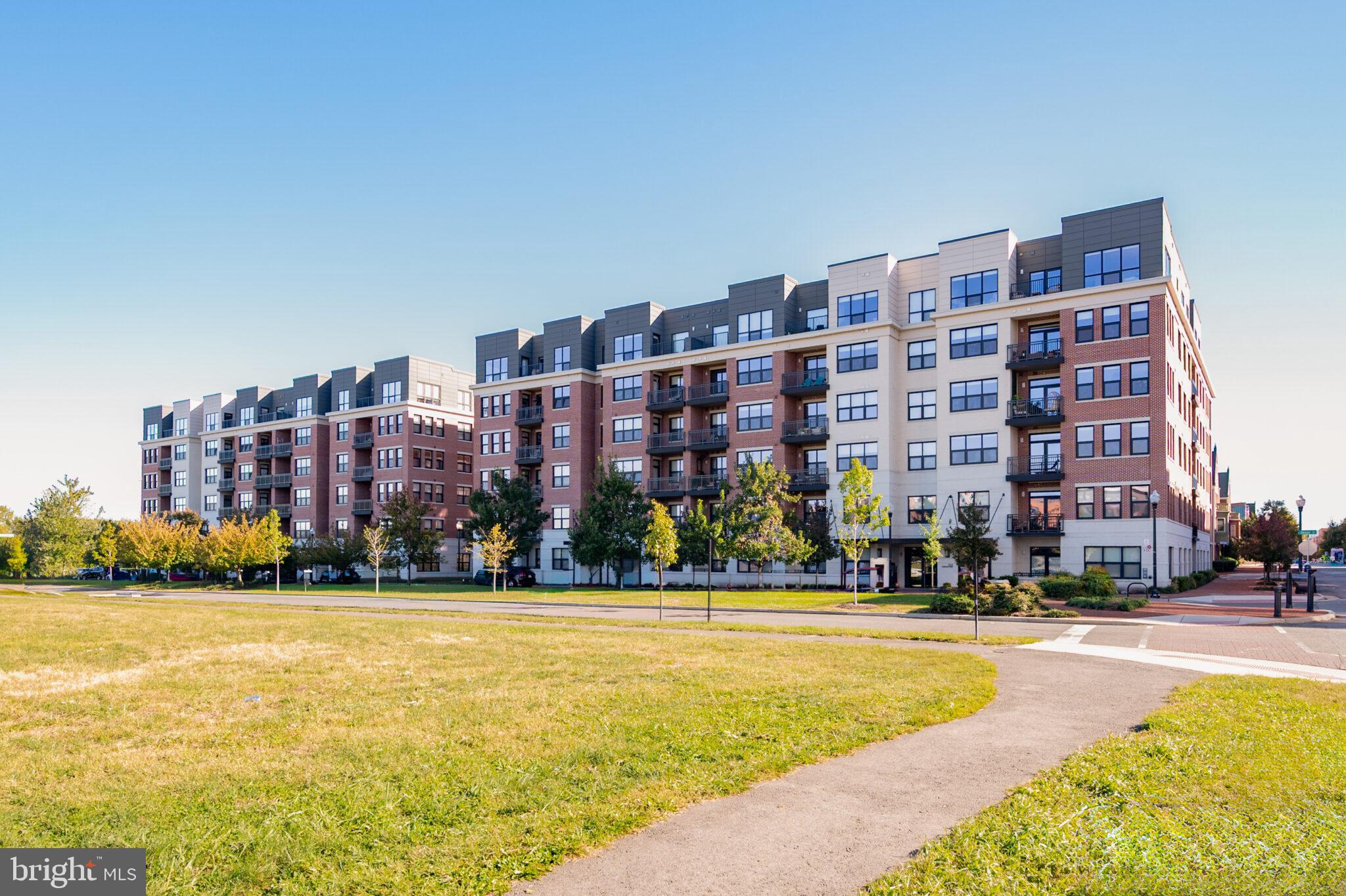 Real estate listing preview #2