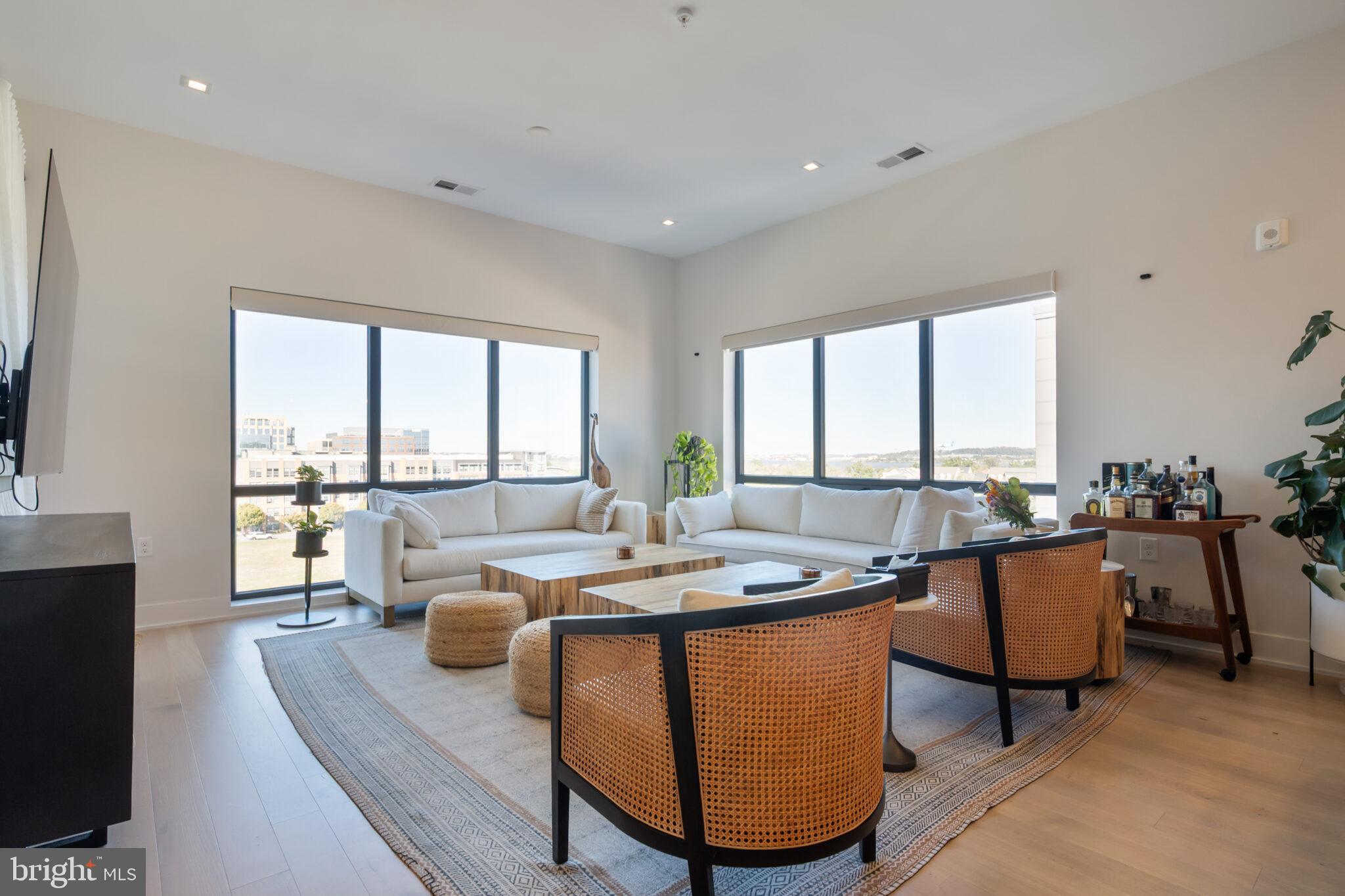 Real estate listing preview #9