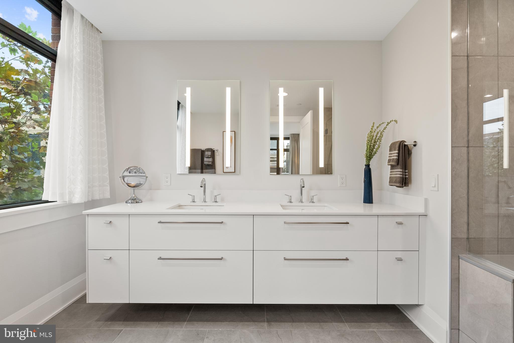 Real estate listing preview #8