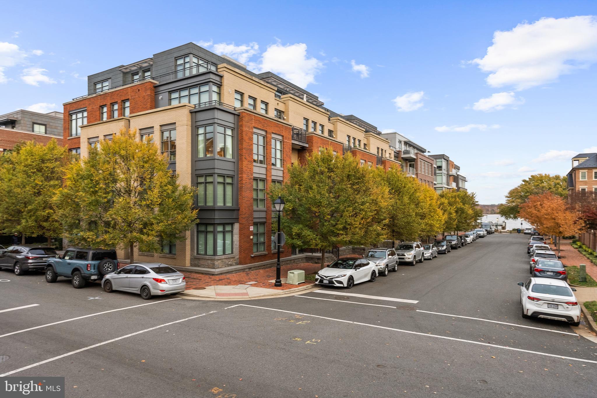 Real estate listing preview #9