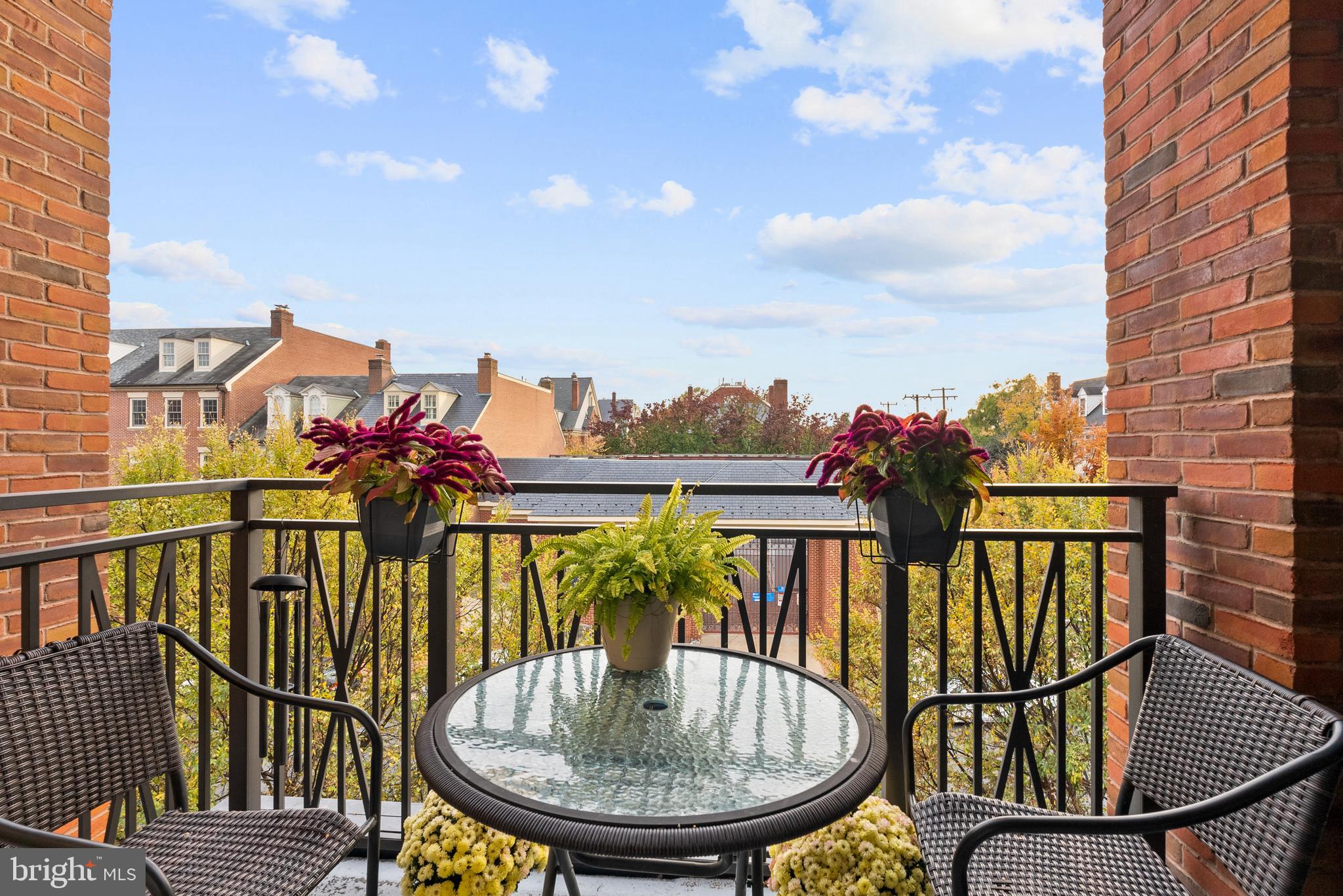 Real estate listing preview #34