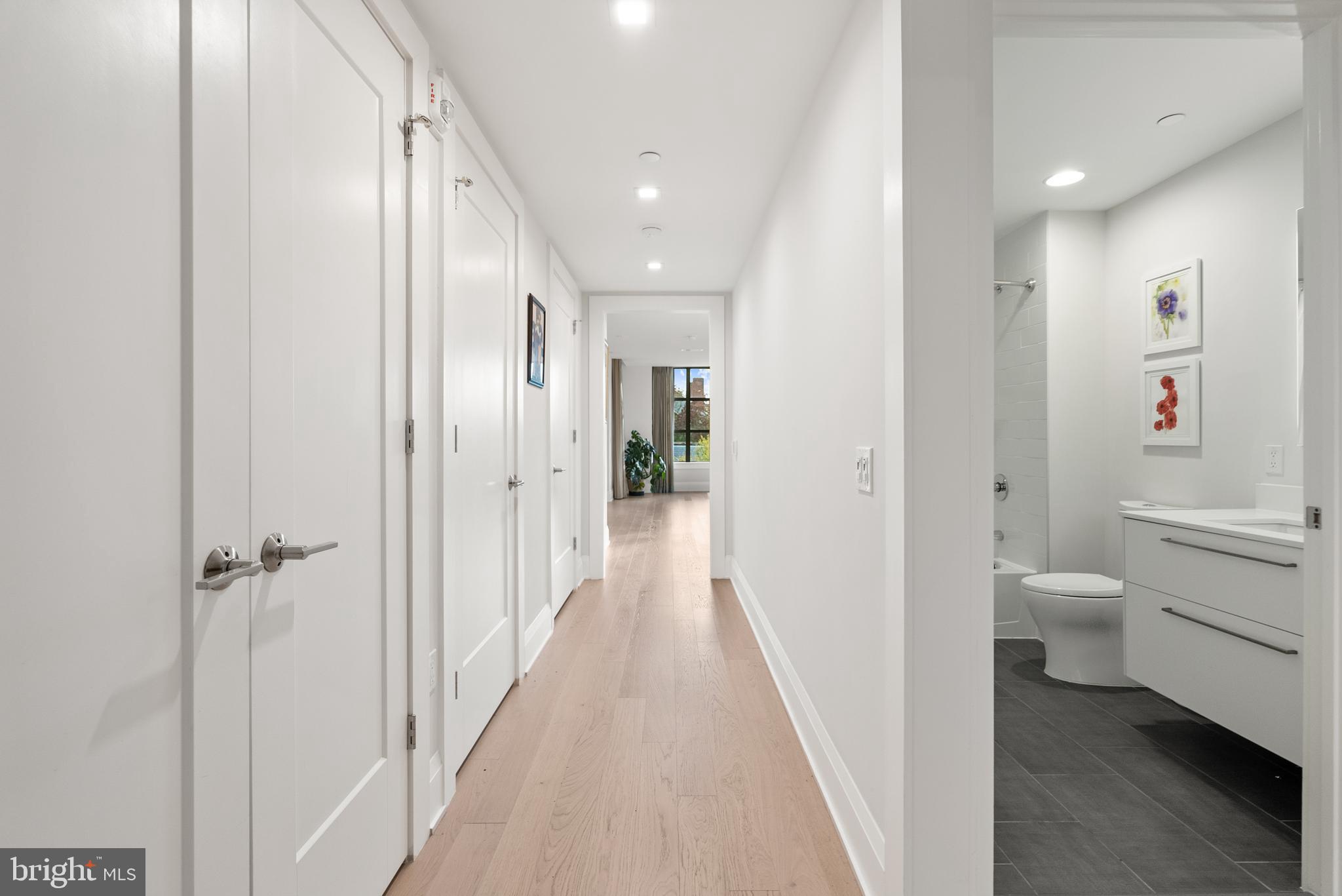 Real estate listing preview #24