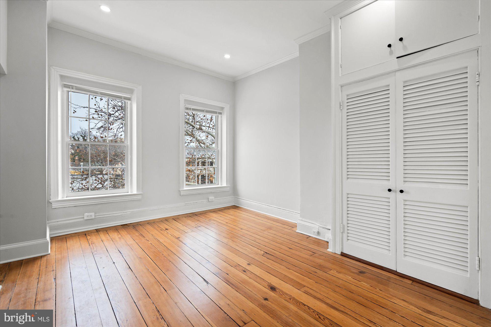 Real estate listing preview #24