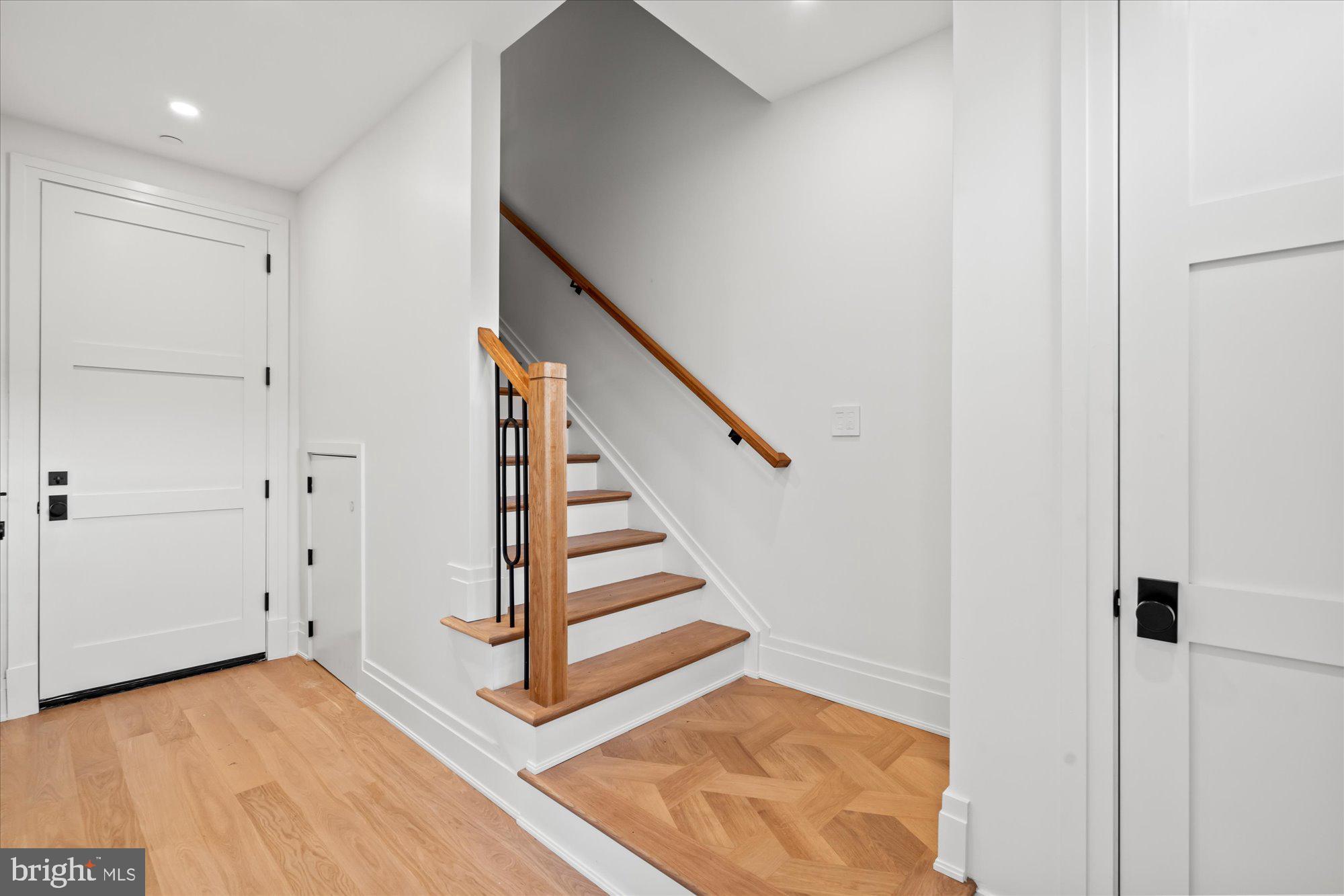 Real estate listing preview #6