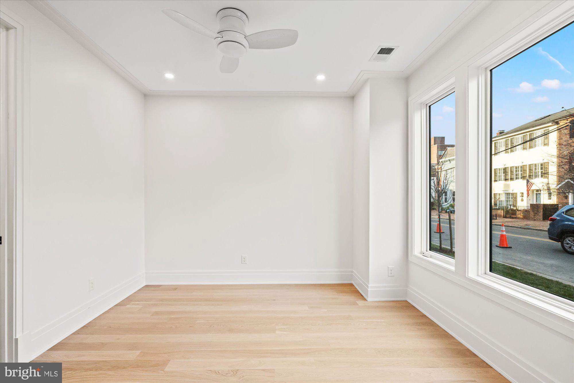 Real estate listing preview #94