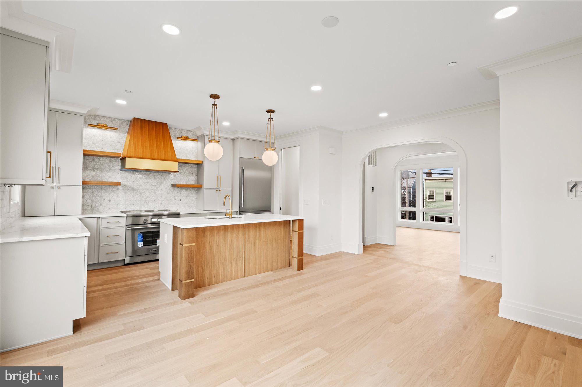 Real estate listing preview #18