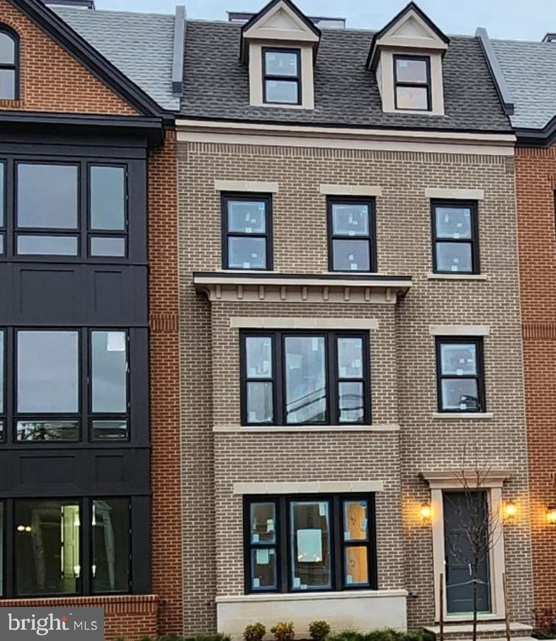 Real estate listing preview #1