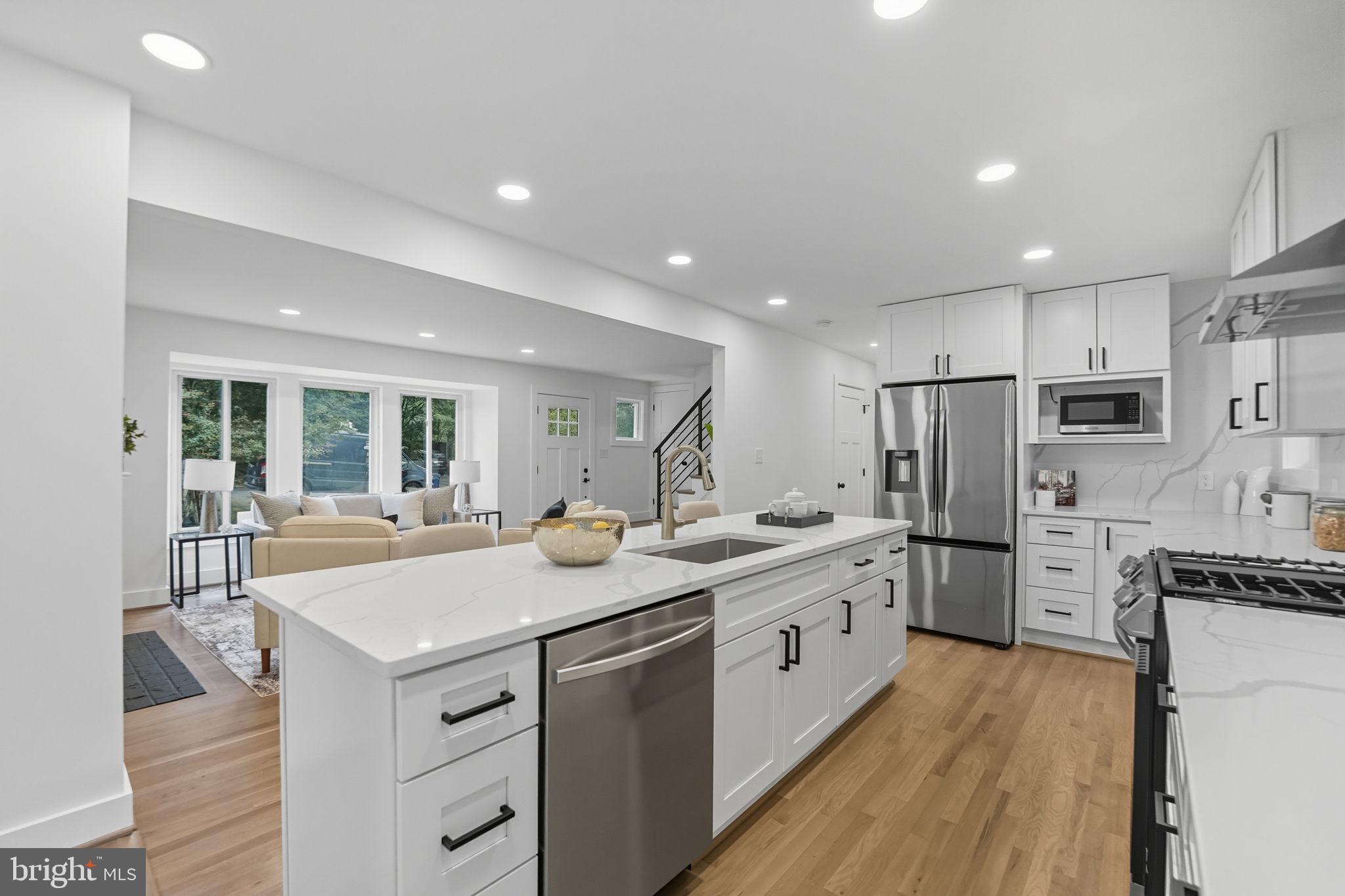 Real estate listing preview #12