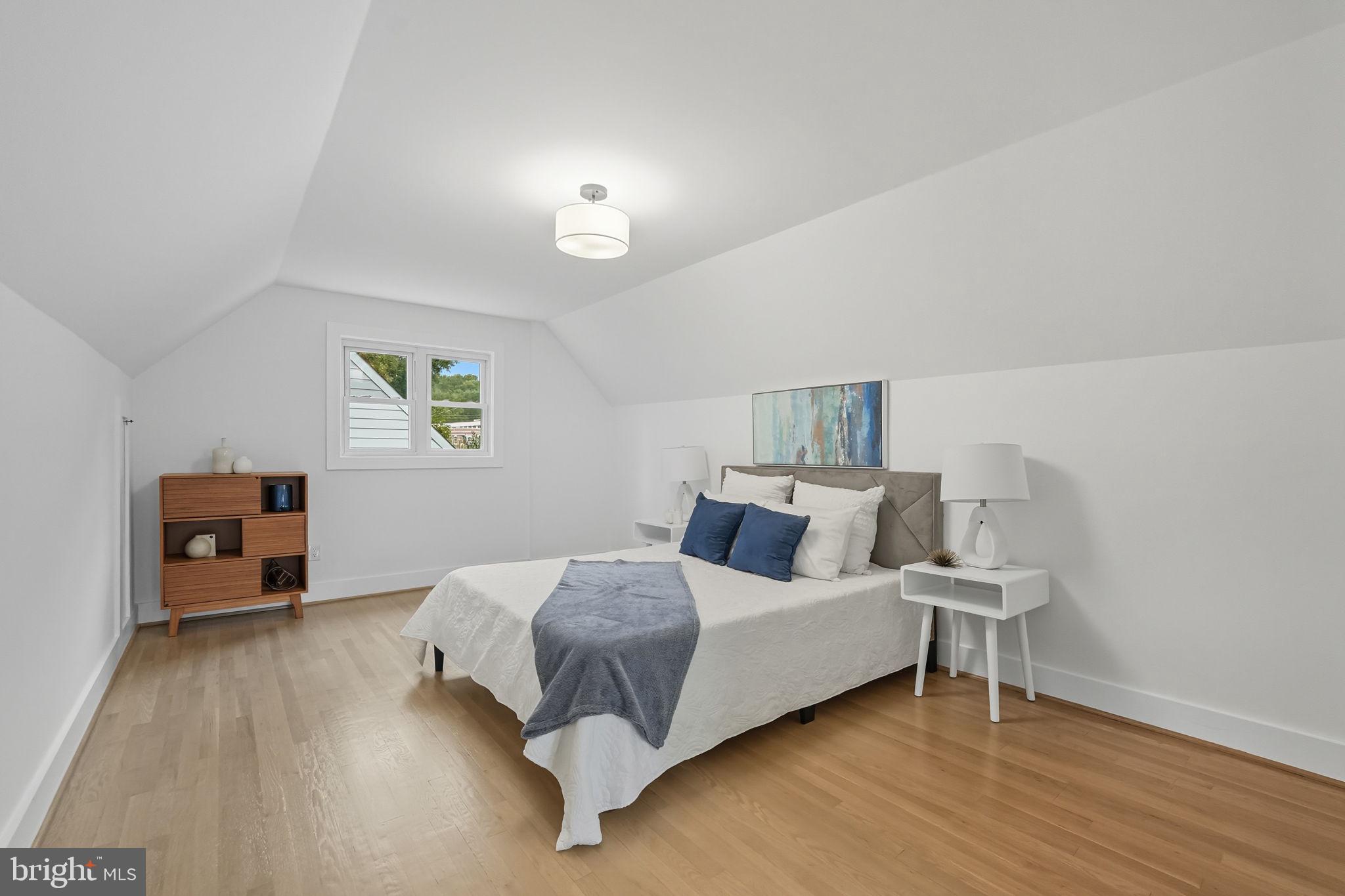 Real estate listing preview #24