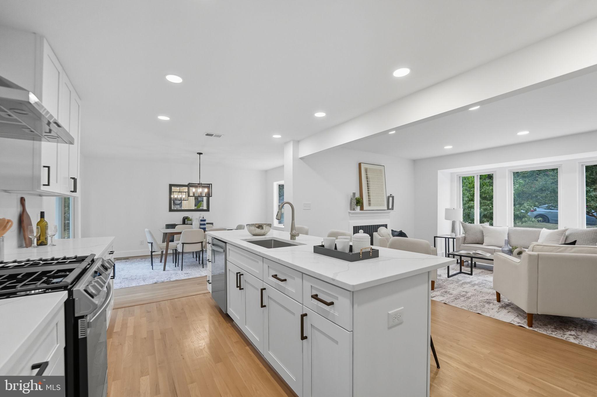 Real estate listing preview #14