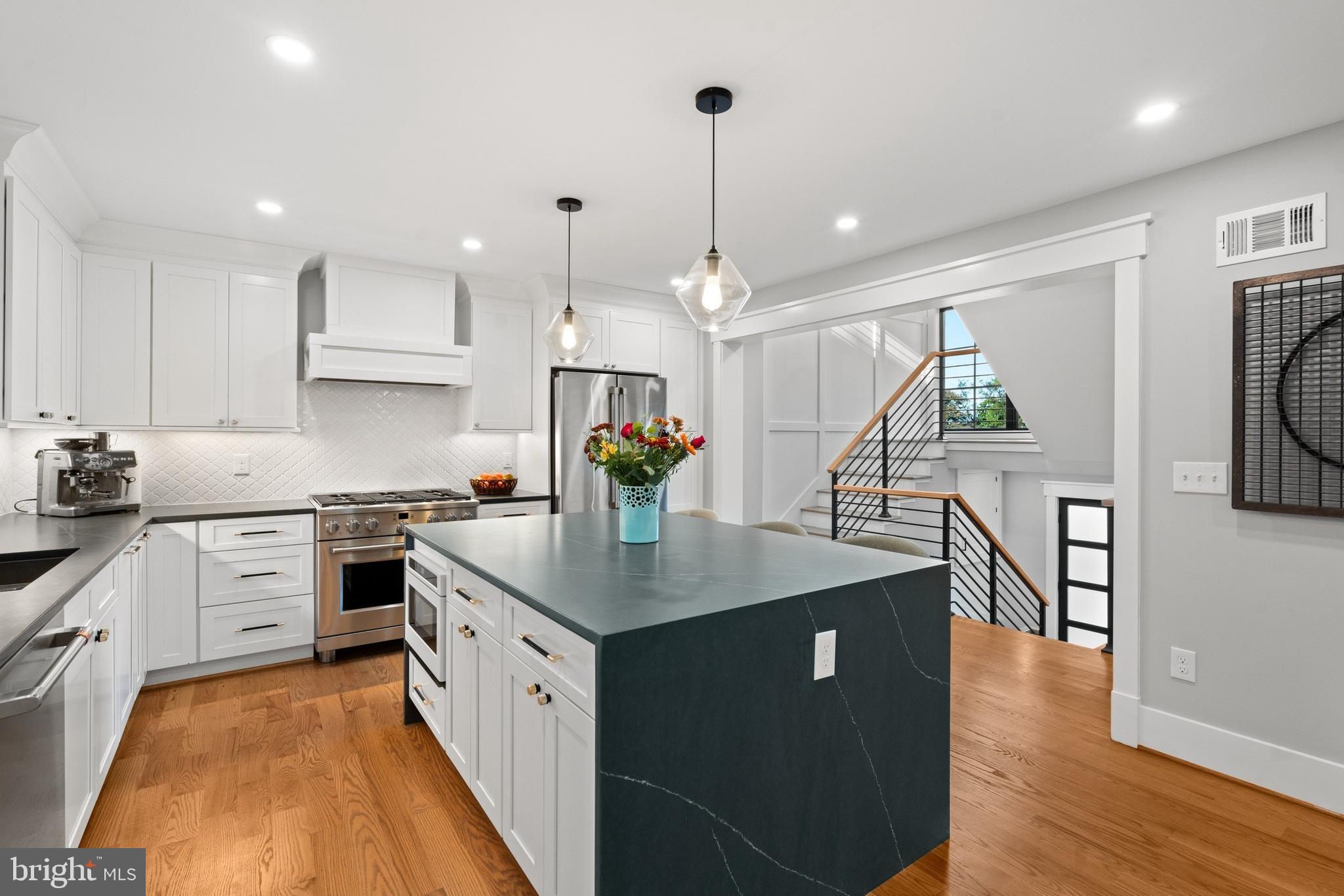 Real estate listing preview #9