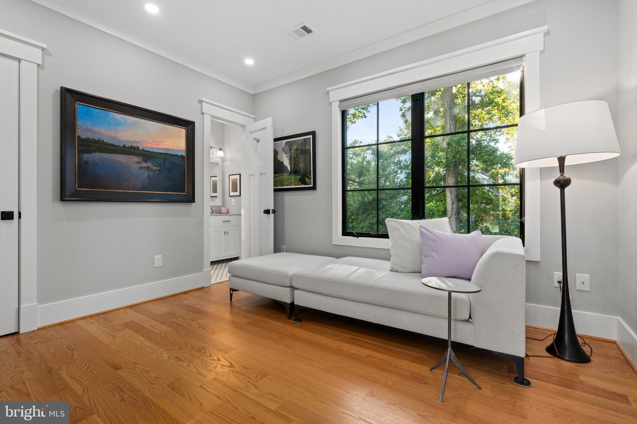 Real estate listing preview #23