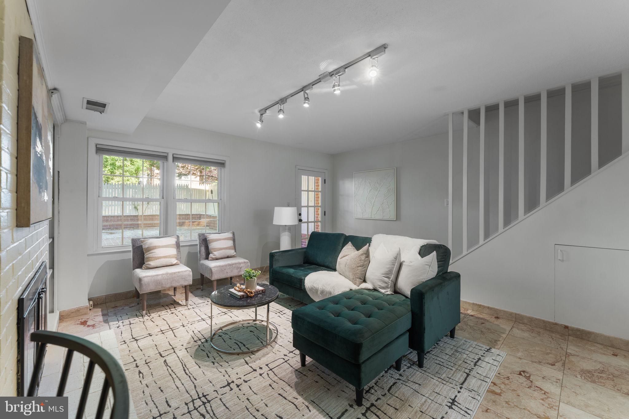 Real estate listing preview #32