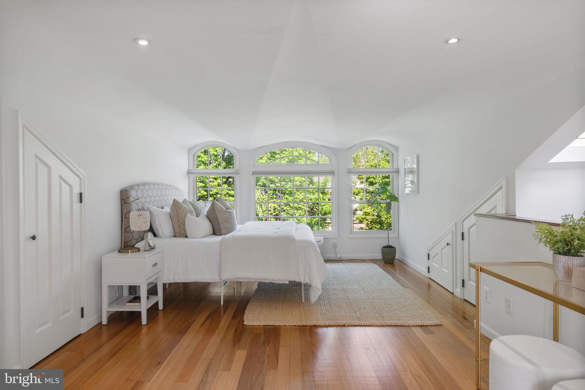 Real estate listing preview #13