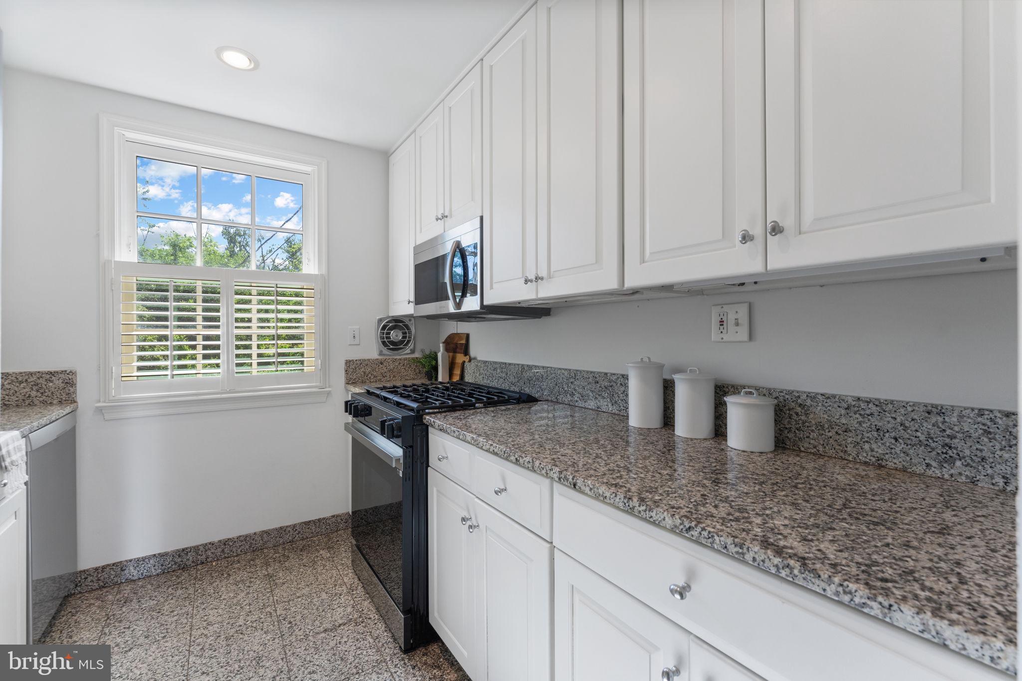 Real estate listing preview #9