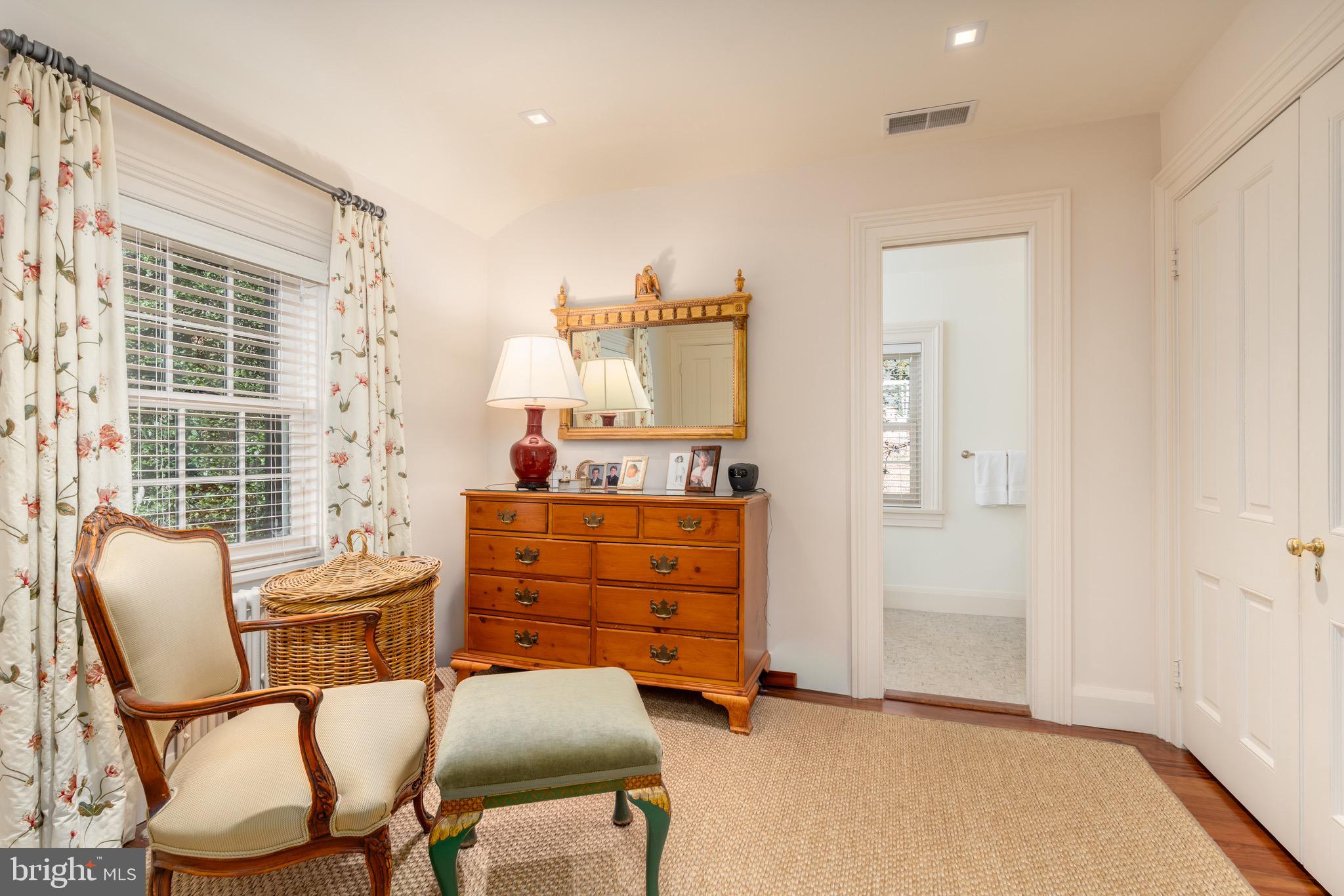 Real estate listing preview #25