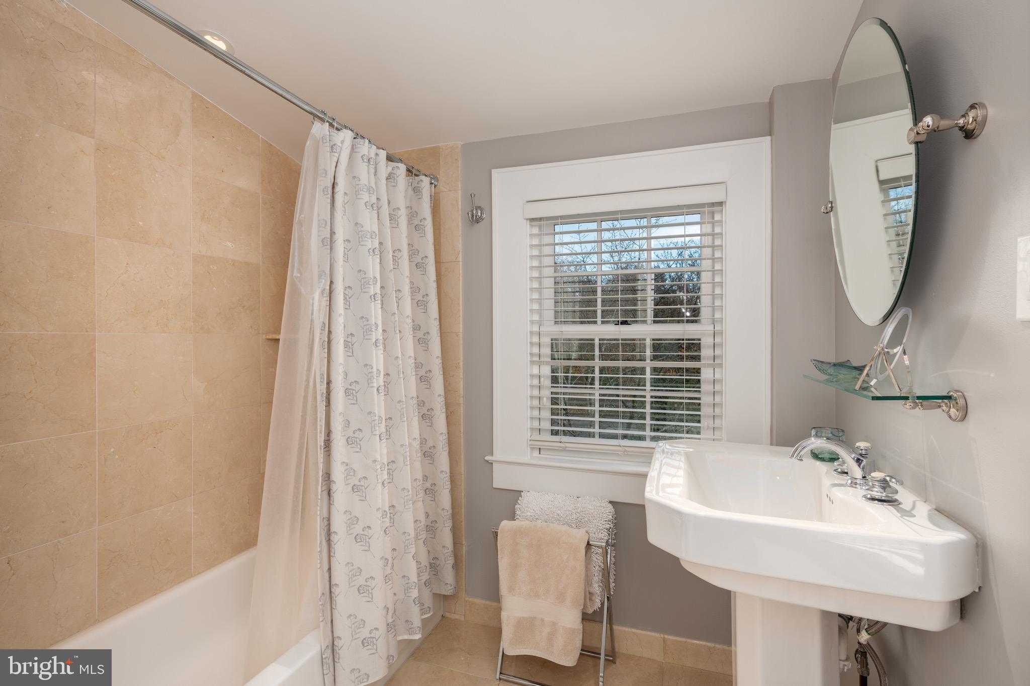 Real estate listing preview #35