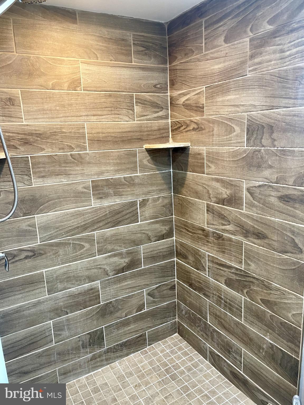 Real estate listing preview #16