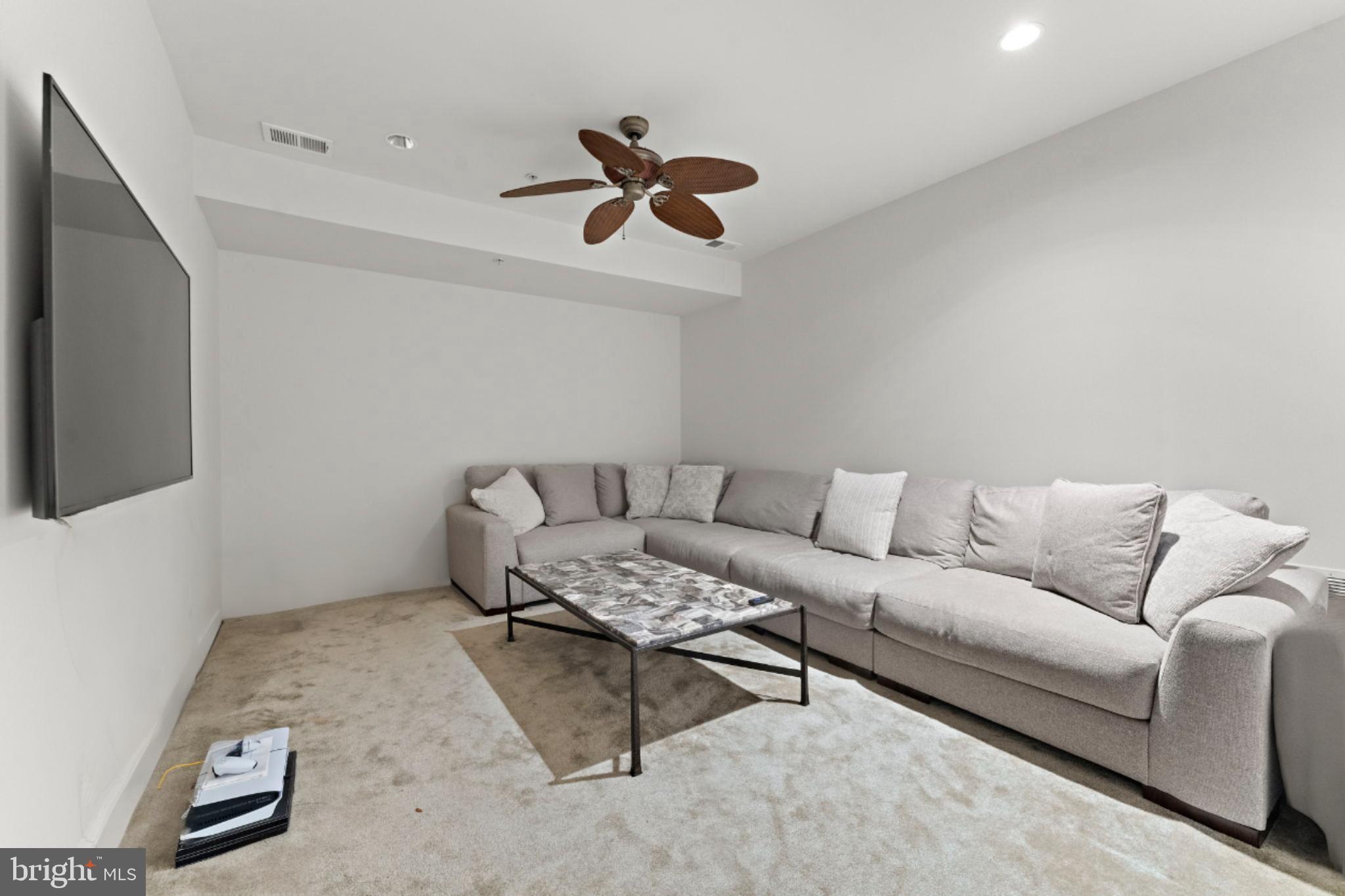 Real estate listing preview #9