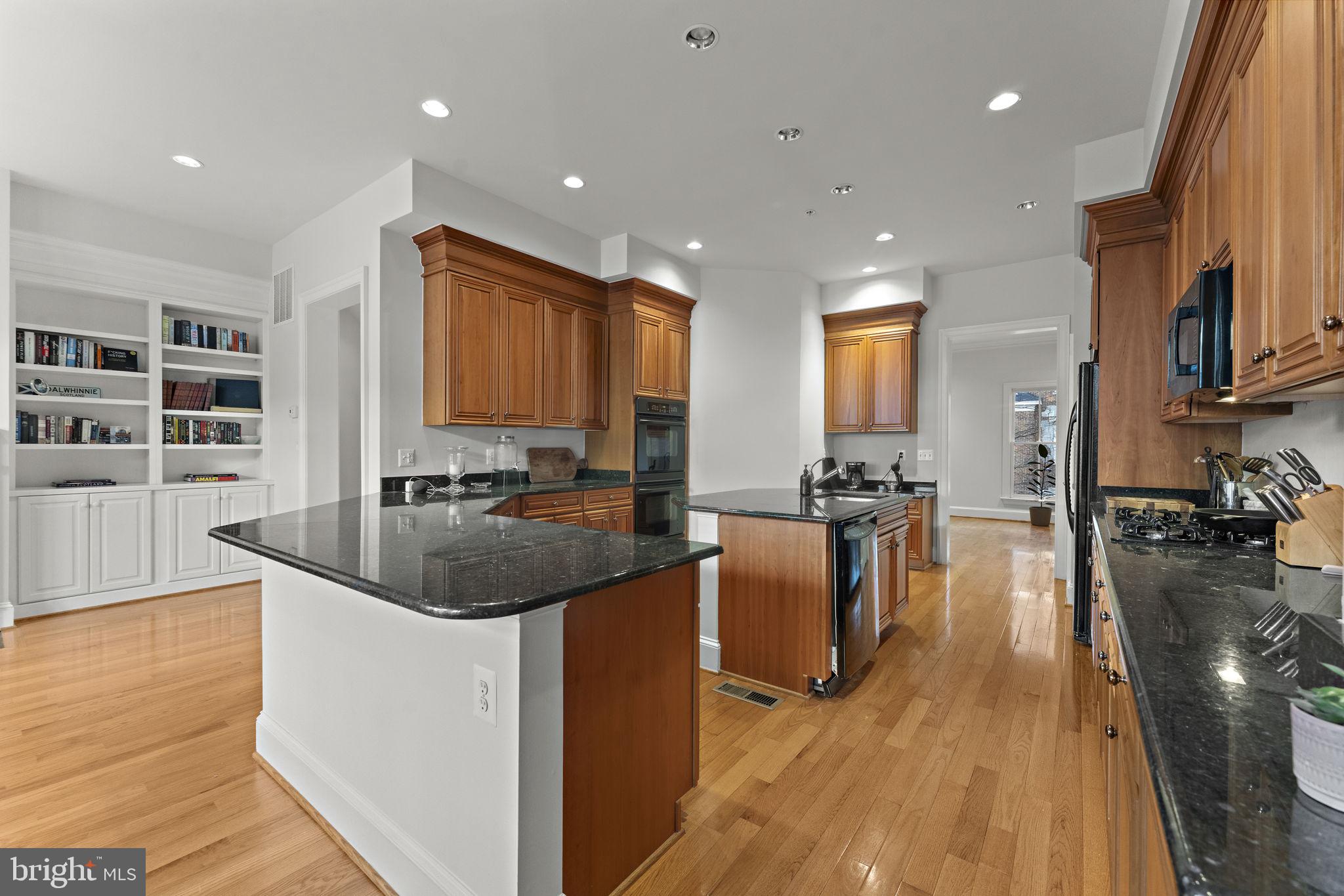 Real estate listing preview #17