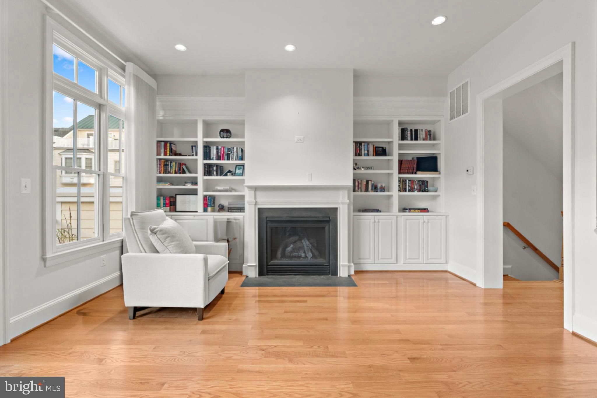 Real estate listing preview #25