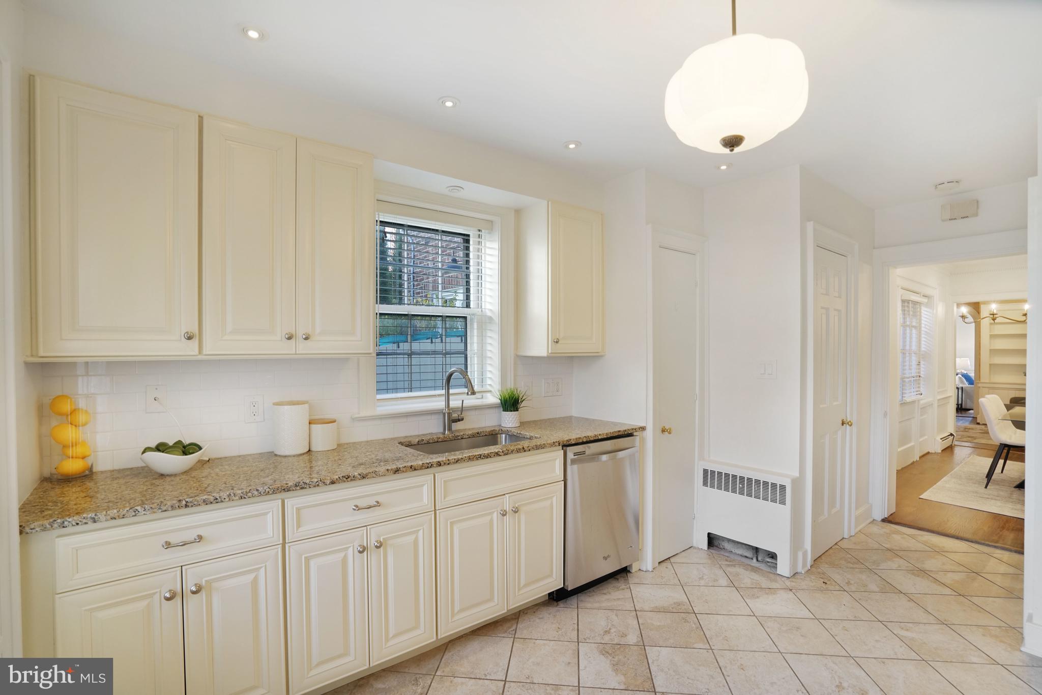 Real estate listing preview #17