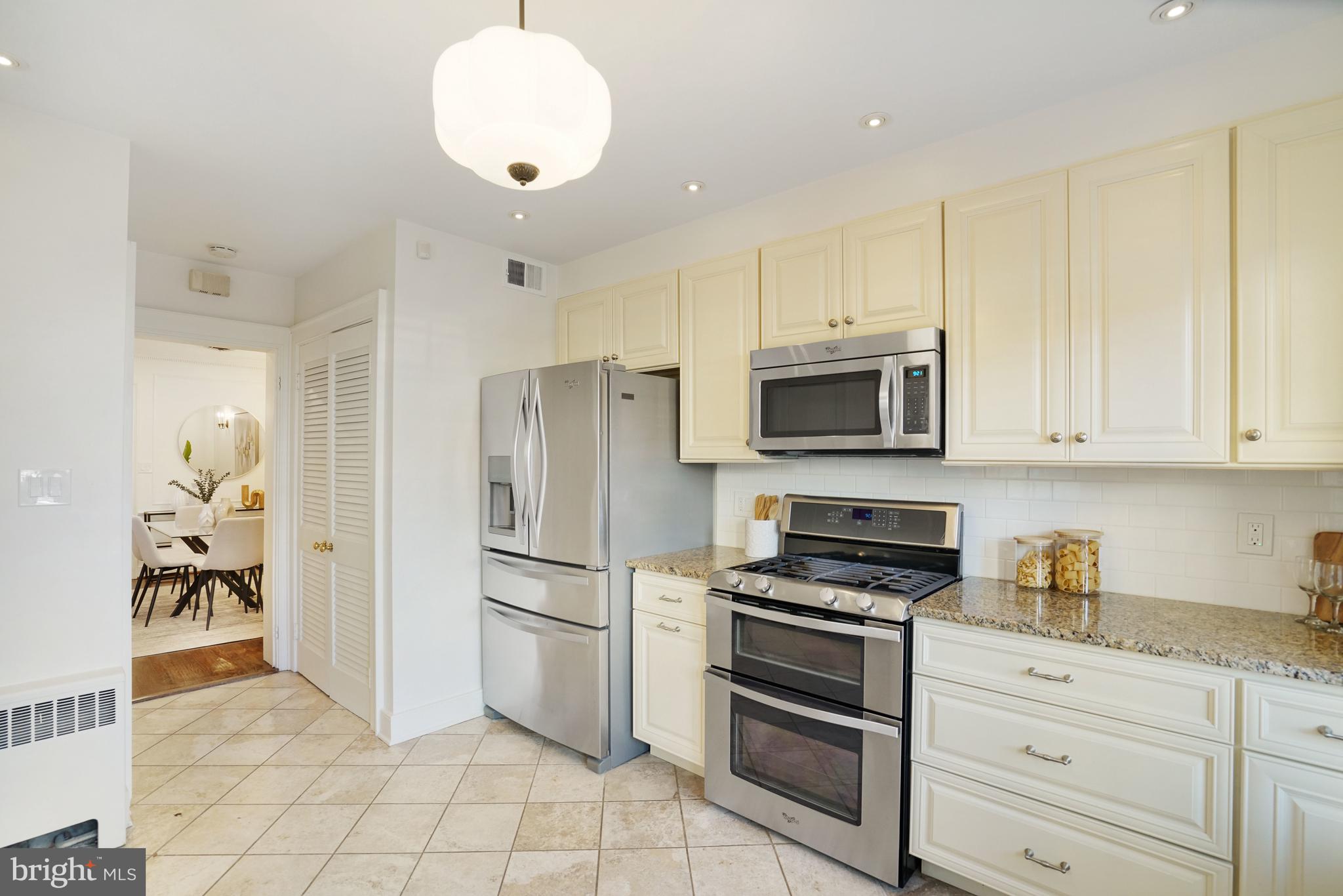 Real estate listing preview #16