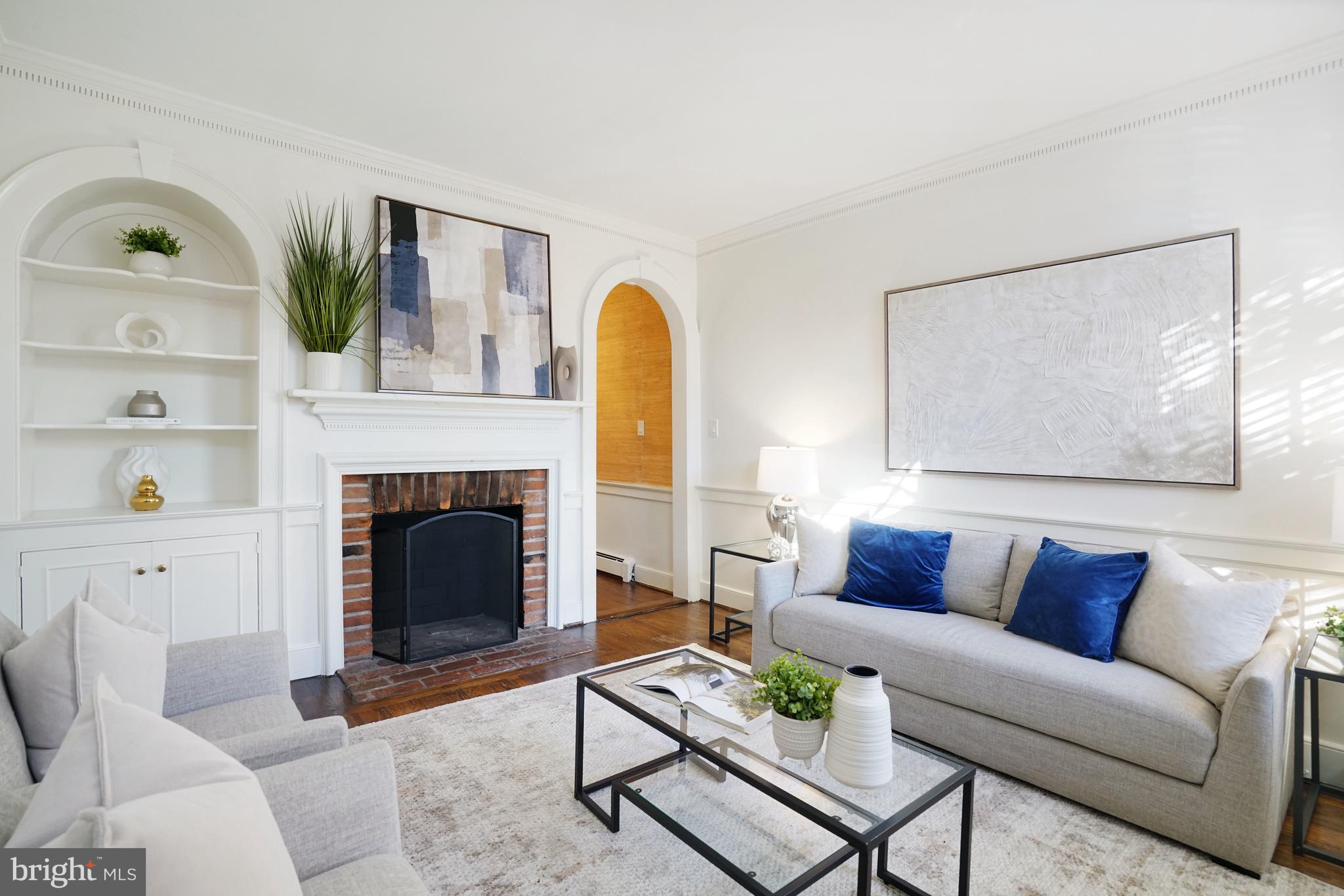 Real estate listing preview #8