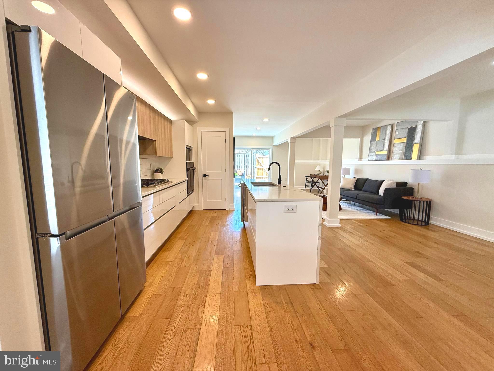 Real estate listing preview #8