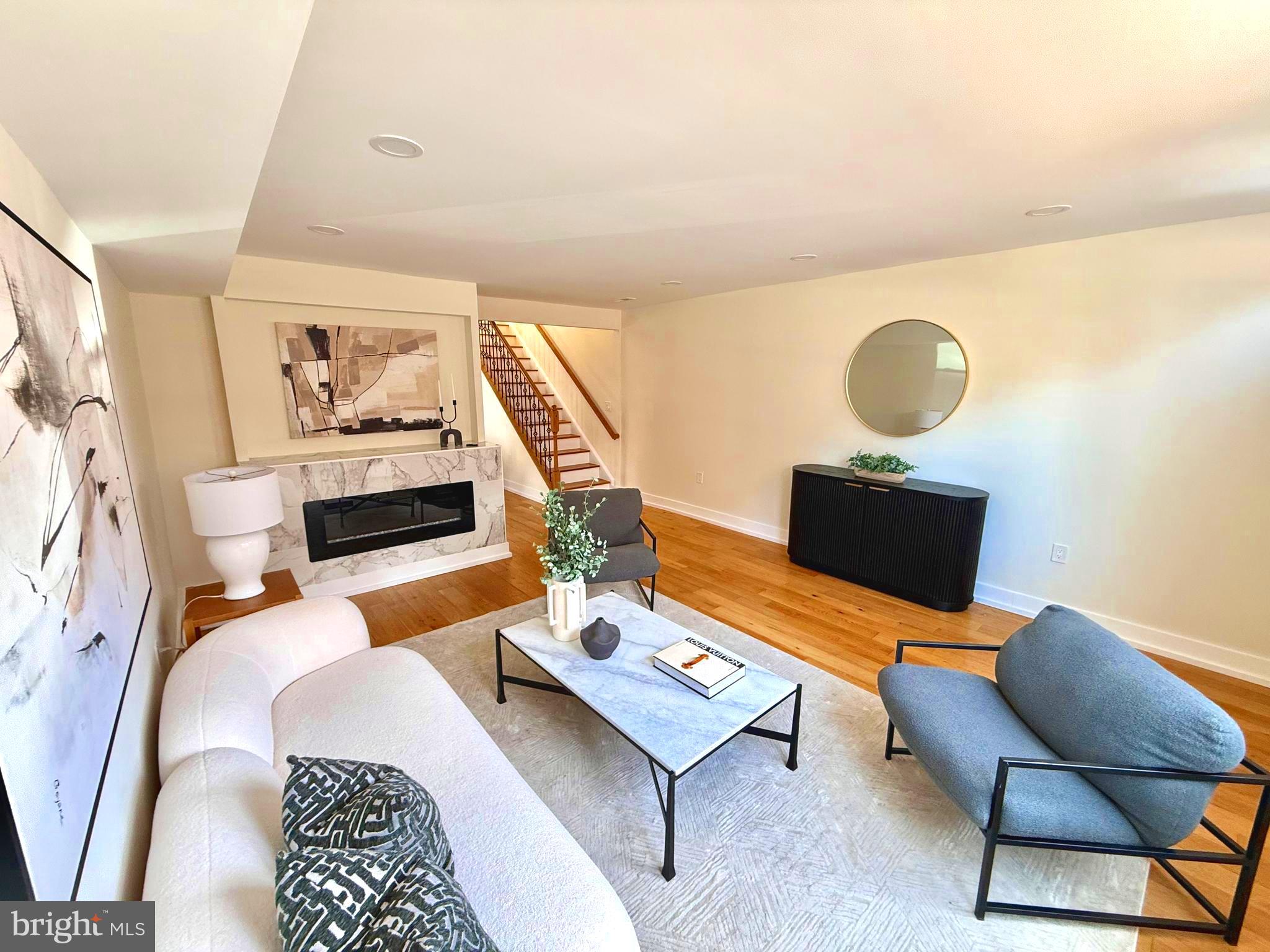 Real estate listing preview #3