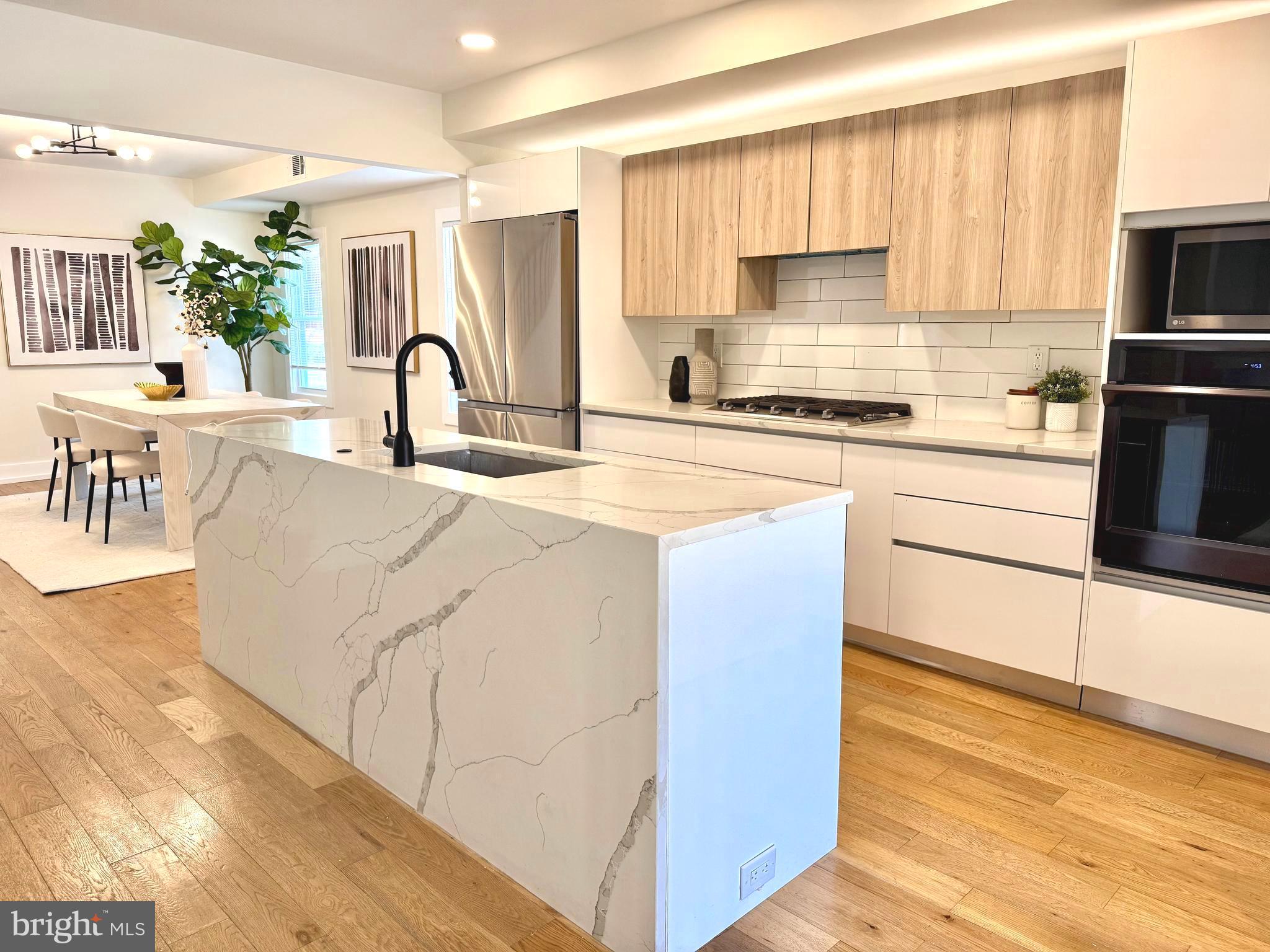 Real estate listing preview #16