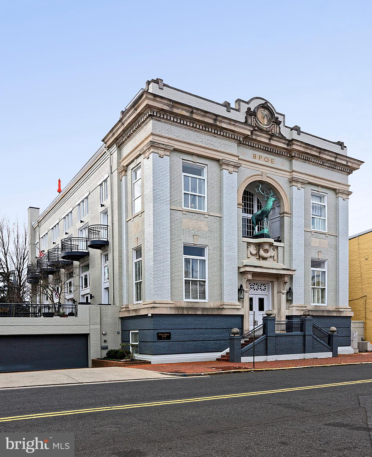 Real estate listing preview #4