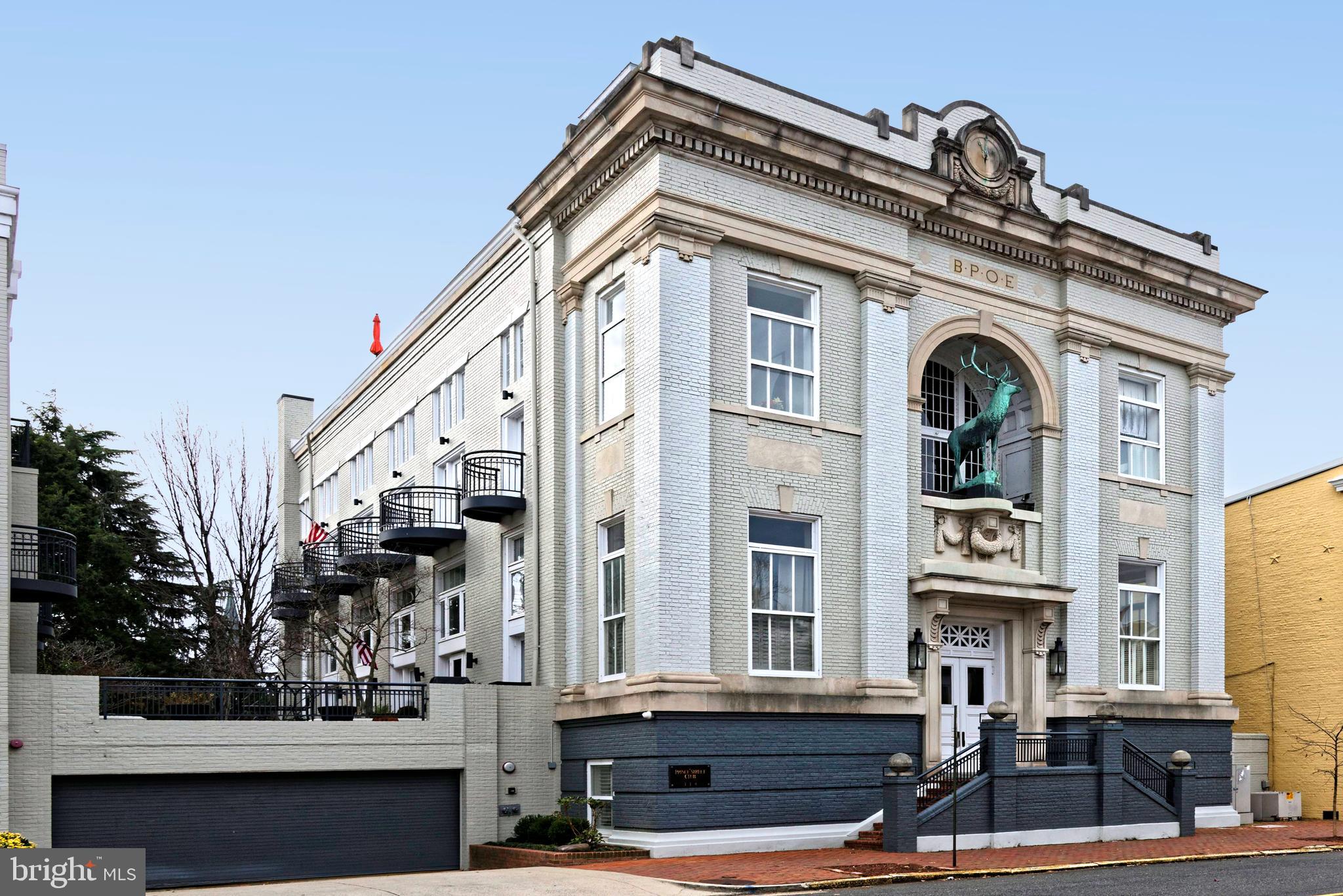 Real estate listing preview #1