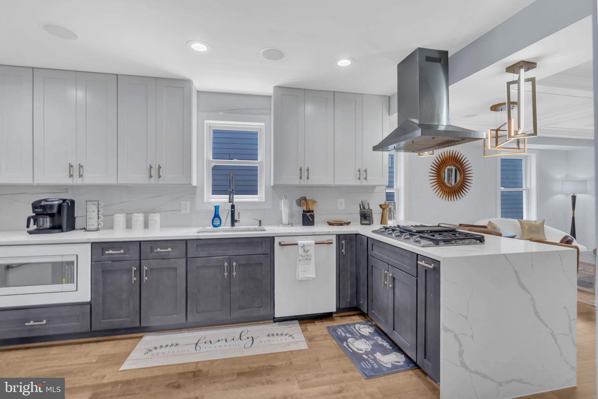 Real estate listing preview #12