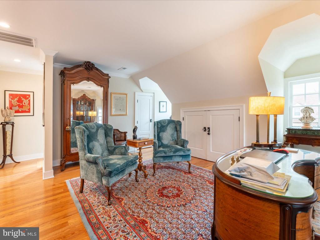 Real estate listing preview #22