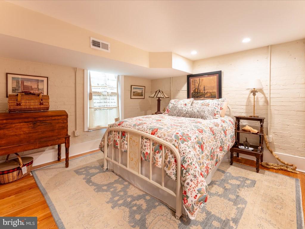 Real estate listing preview #32