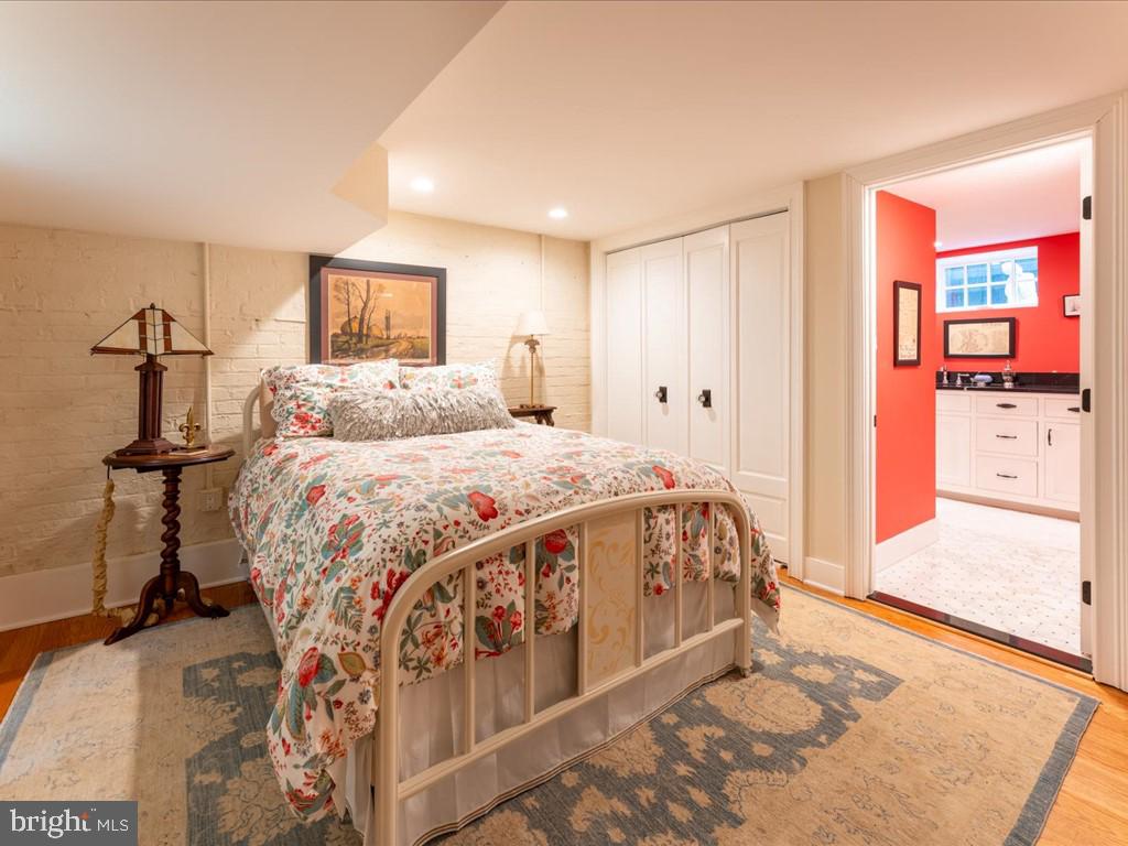 Real estate listing preview #33