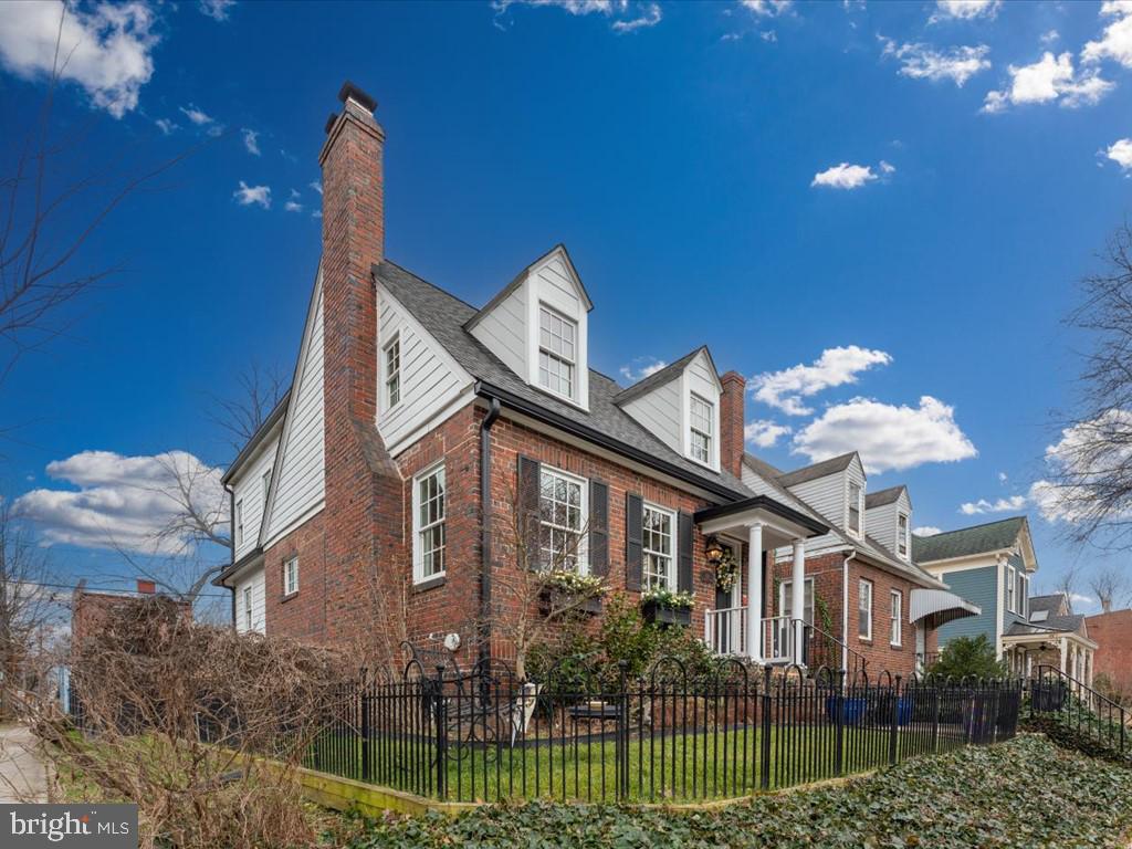 Real estate listing preview #1