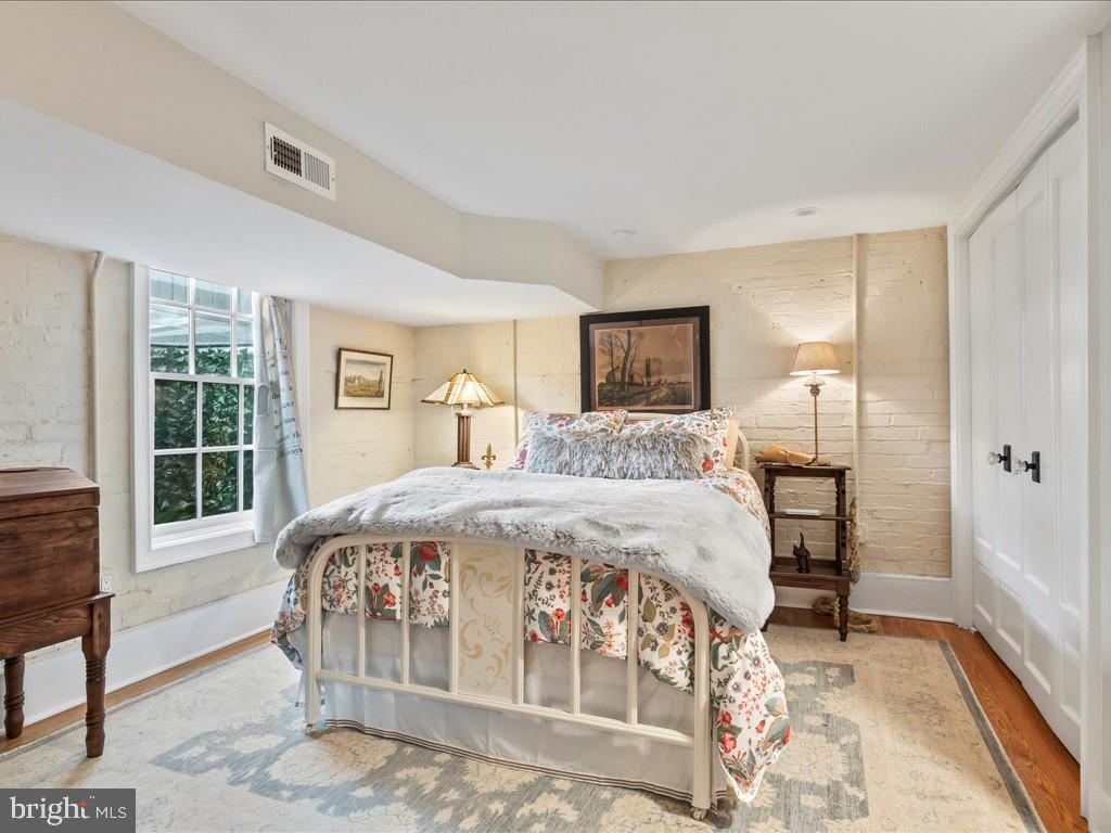 Real estate listing preview #26