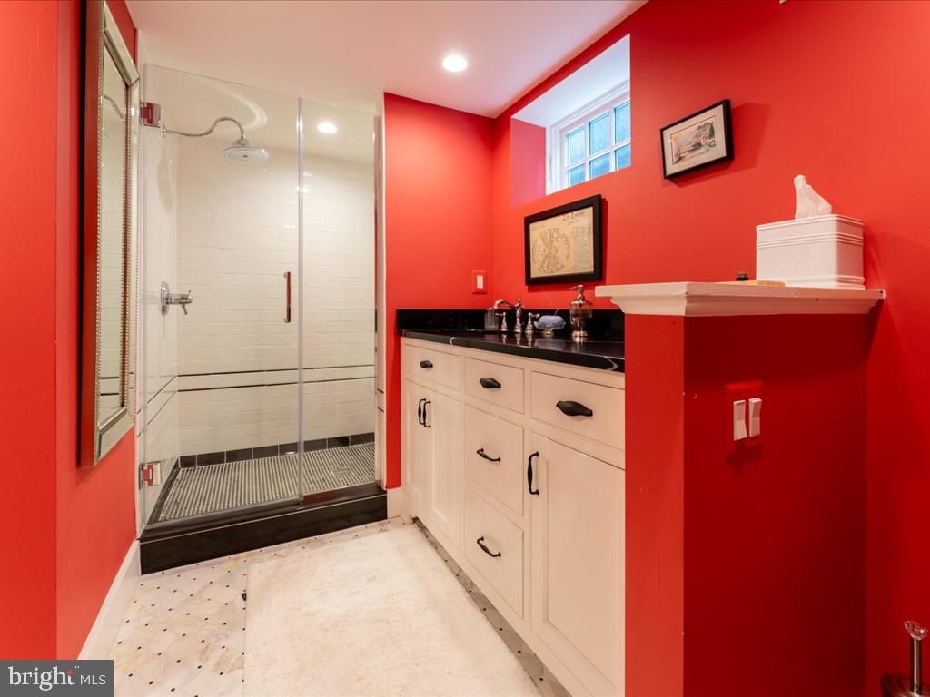 Real estate listing preview #34