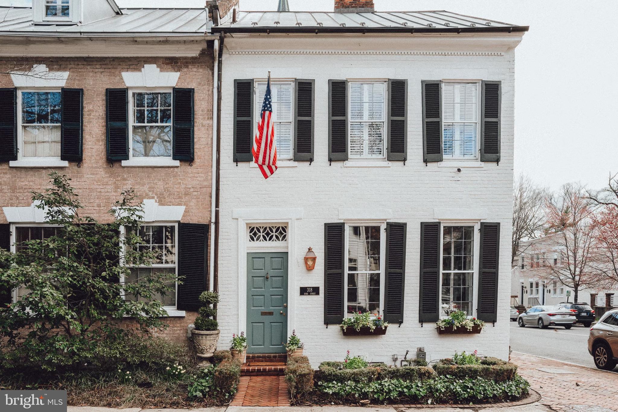 Real estate listing preview #1