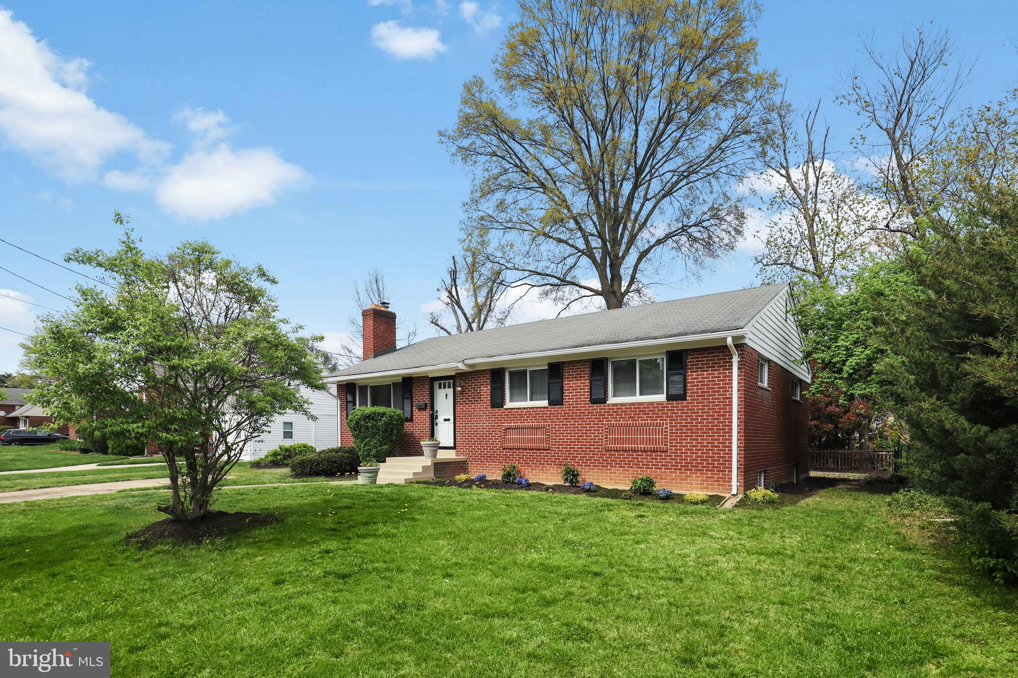 Real estate listing preview #2