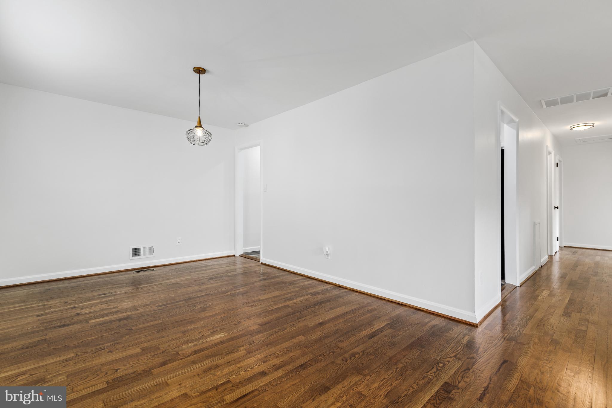 Real estate listing preview #7