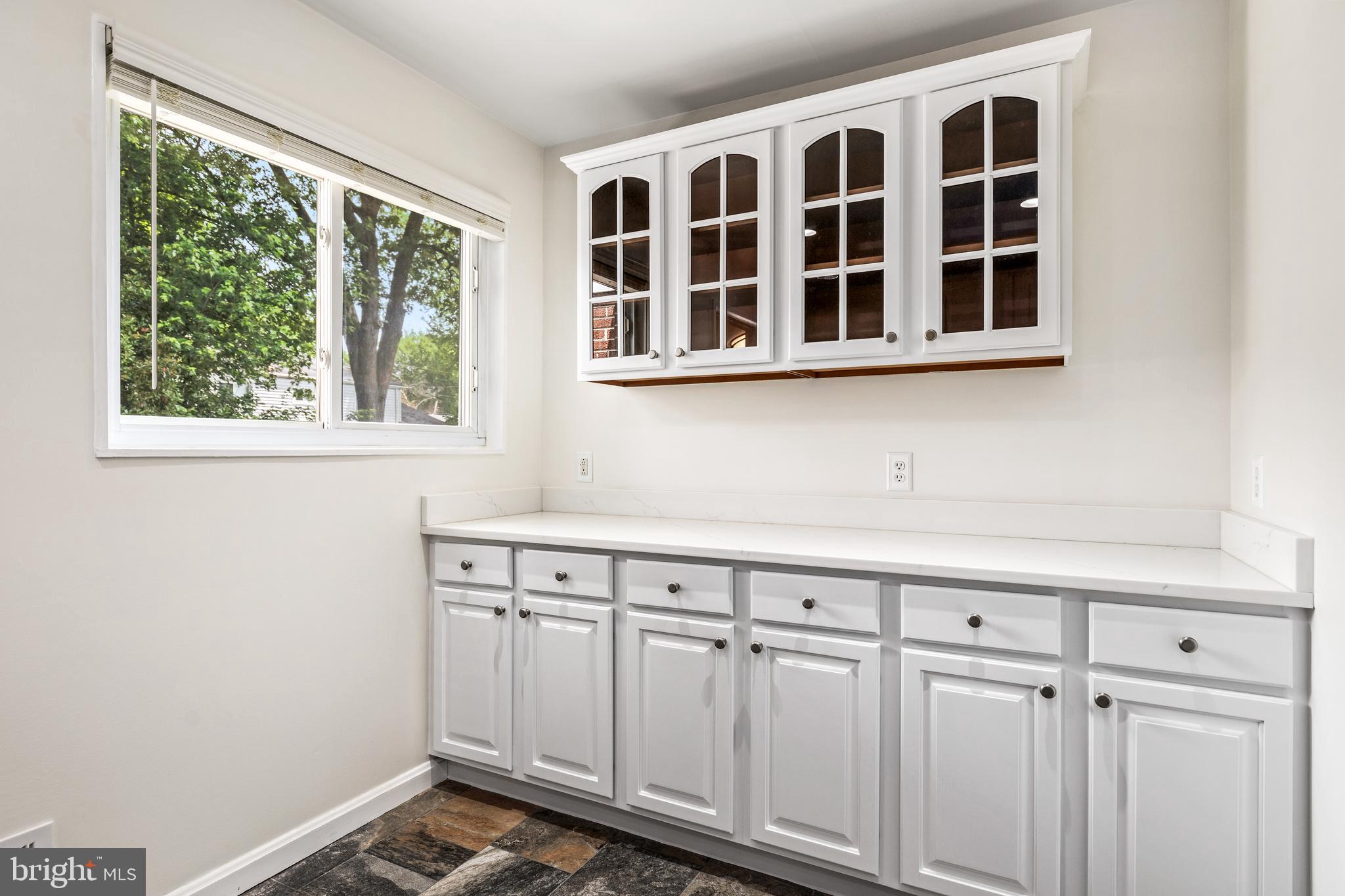 Real estate listing preview #11