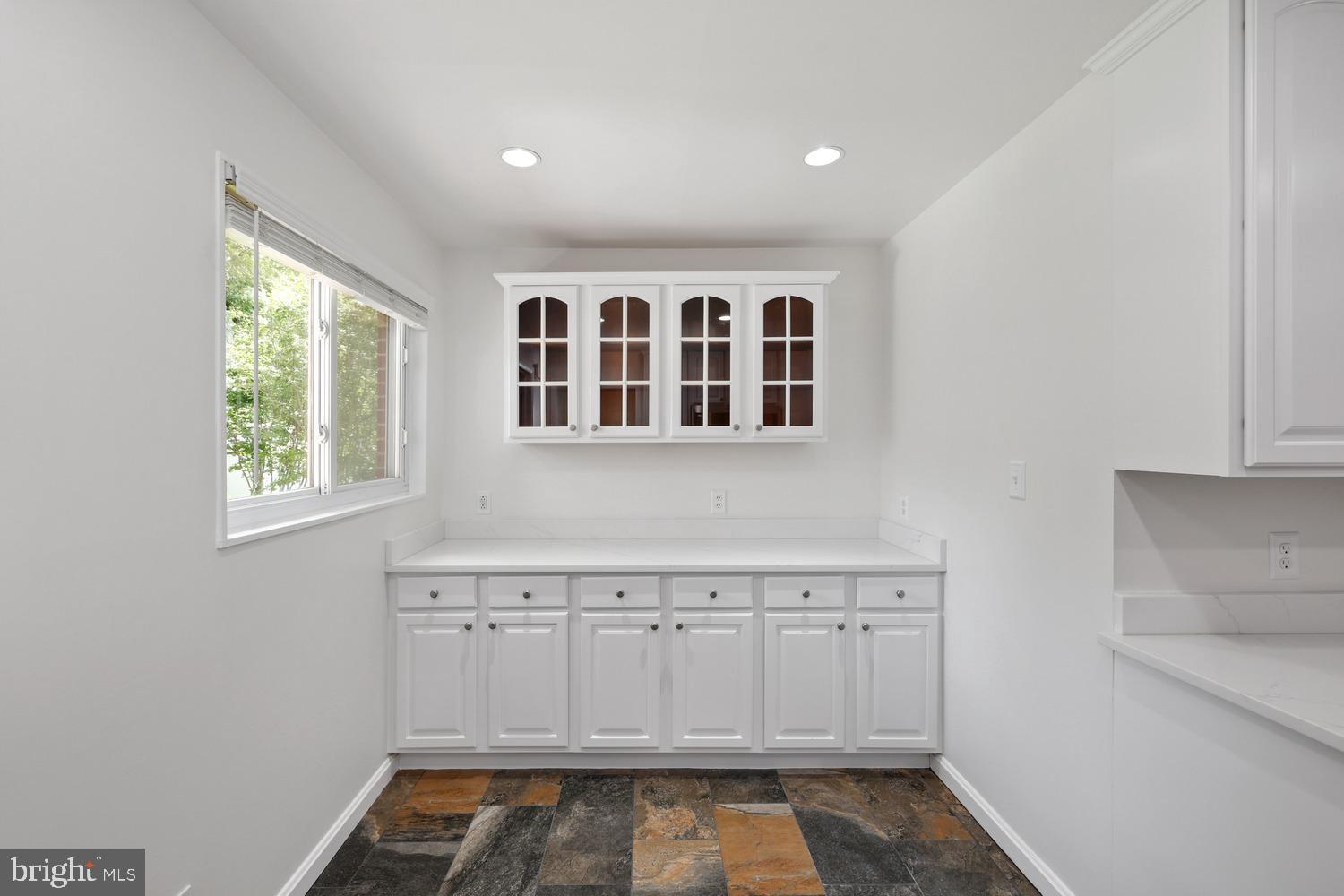 Real estate listing preview #17