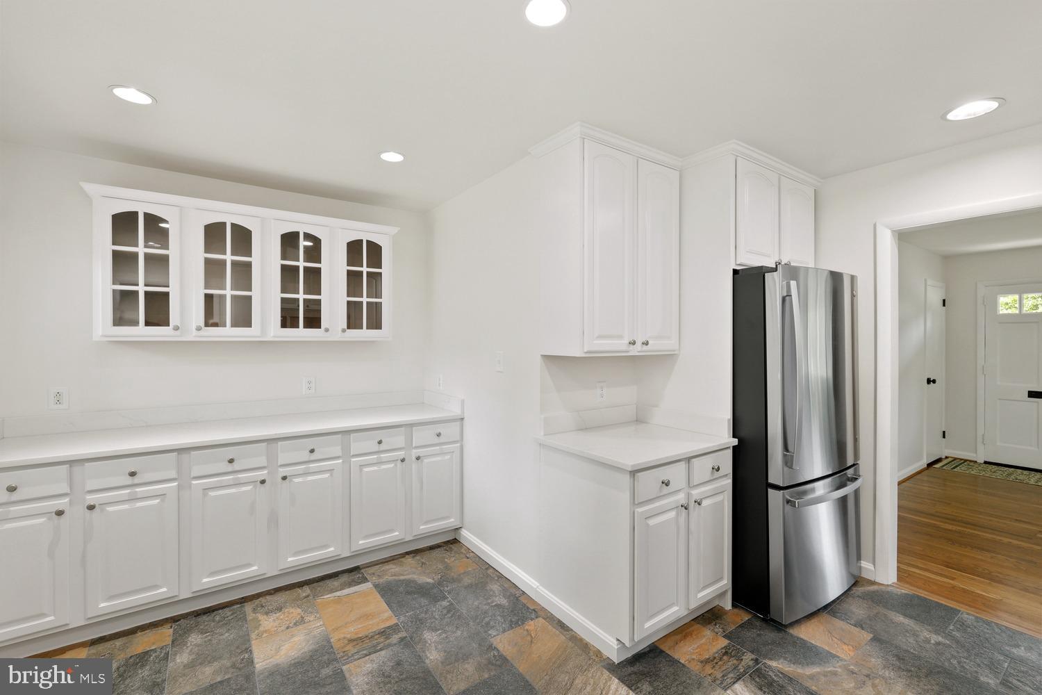 Real estate listing preview #16